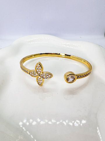 PULSERA  FLOR  Y CZ REDONDO  PUNTAS