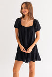 VESTIDO CORTO CAPAS