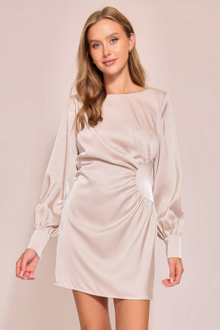 VESTIDO CORTO SATINADO