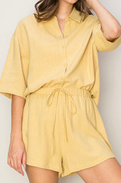 SET** BLUSA ABOTONADA Y SHORTS