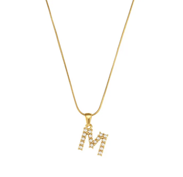 COLLAR LETRA M ZIRCONIAS