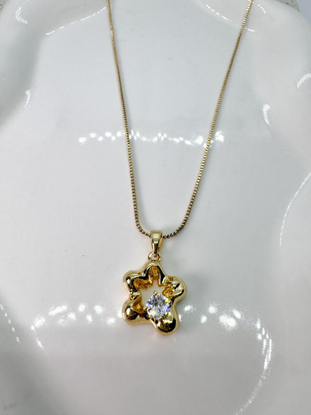 COLLAR CONTORNO FLOR